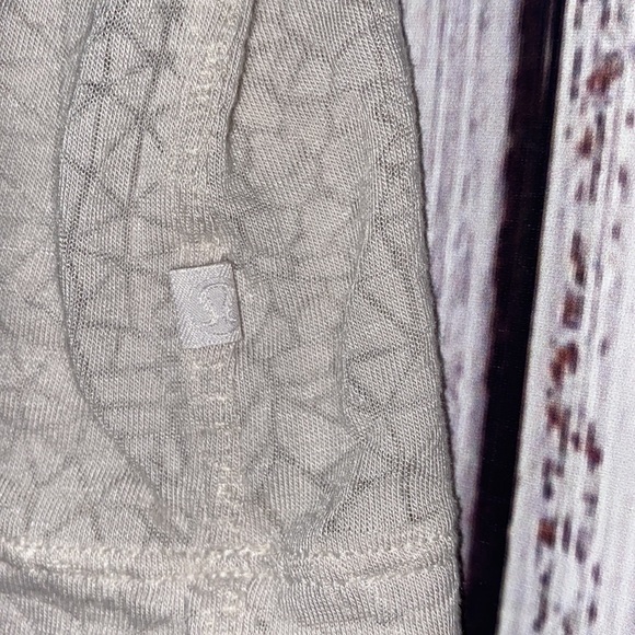Lululemon athletic top - Picture 3 of 5
